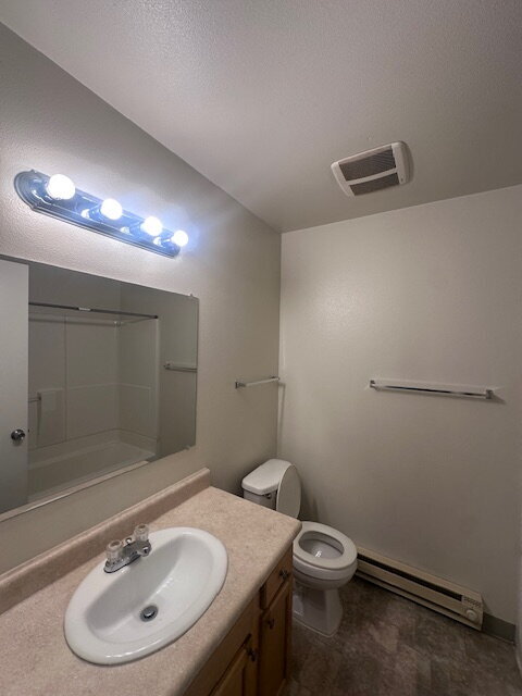 Building Photo - Charming 2-Bedroom Apartment with Modern Comforts on SE Division St.