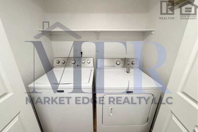 Building Photo - 2Bed/2Bath w/ Office-House at 40th St/Cactus-Garg!