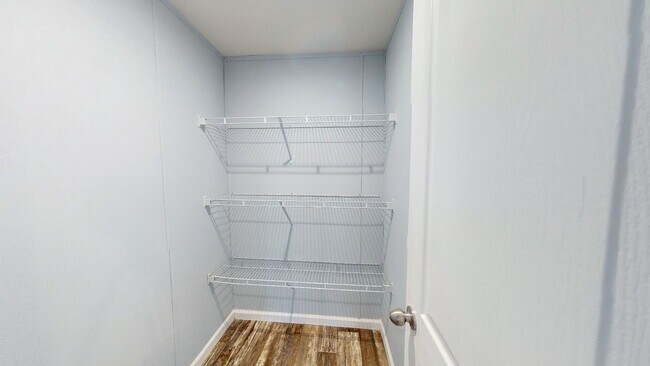 Building Photo - 3/2 Brooksville Available Now !