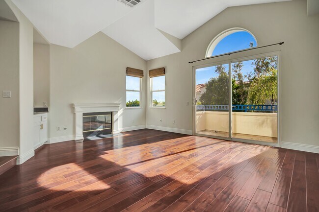 Building Photo - 6463 Zuma View Pl