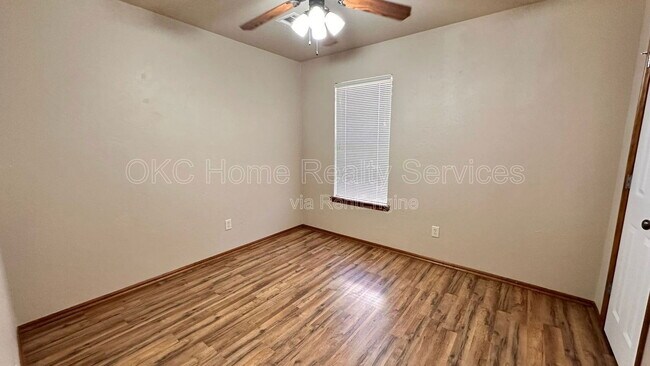 Building Photo - 1306 SW 25th St