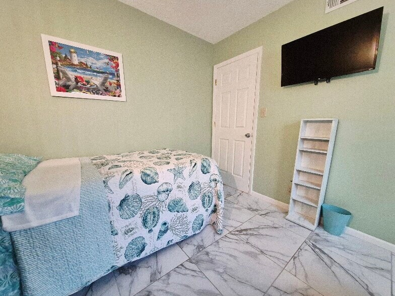 Building Photo - 19505 Quesada Ave