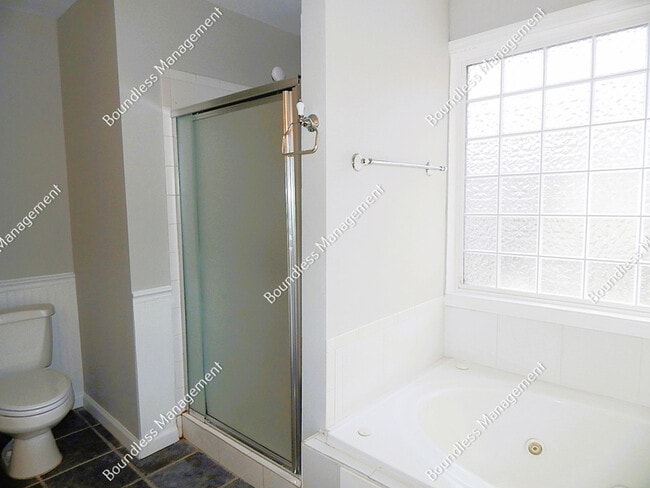 Building Photo - 2873 Cheney St