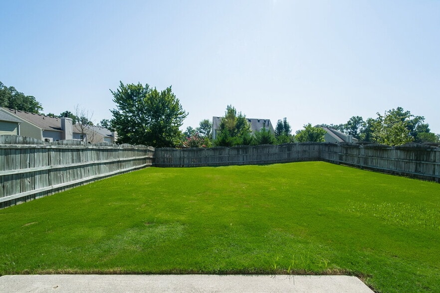 Building Photo - 203 Cleavers Cl