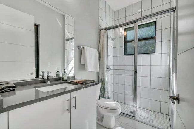 Building Photo - 17081 Five Waters Ave