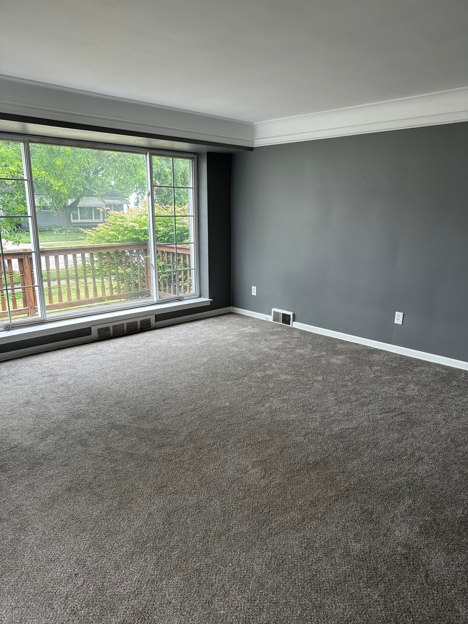 Building Photo - 29625 Rosslyn Ave