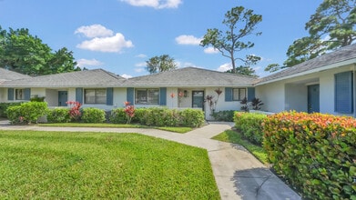 Building Photo - 515 Club Dr