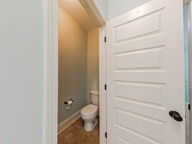 Building Photo - 2476 Sunflower Dr