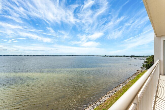 Building Photo - 1435 S Harbor City Blvd