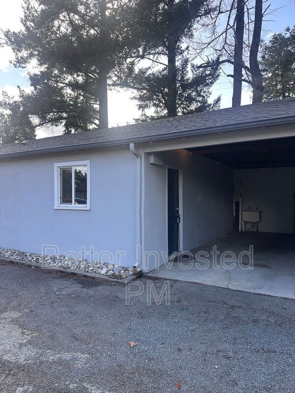 Building Photo - 530 Talmage Rd