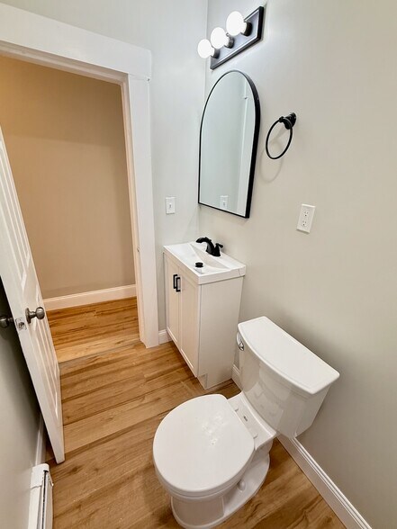 Primary Photo - 11A Linden St