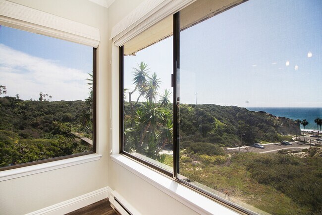 Building Photo - Live in Luxury: Spacious Sanctuary - Oceanfront Condo View Home with Mesmerizing Pacific Views