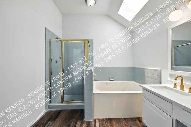Building Photo - 473 Leisure Ln