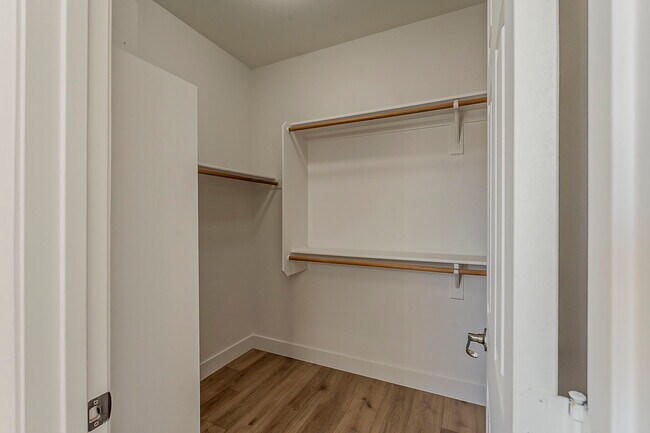 Building Photo - 3877 S Coach House Dr