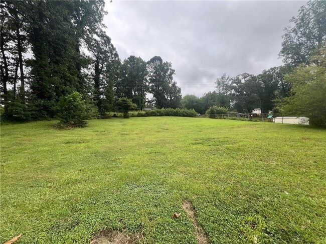 Building Photo - 1128 Lanier Dr