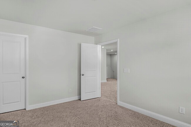 Building Photo - 340 Dendron Dr
