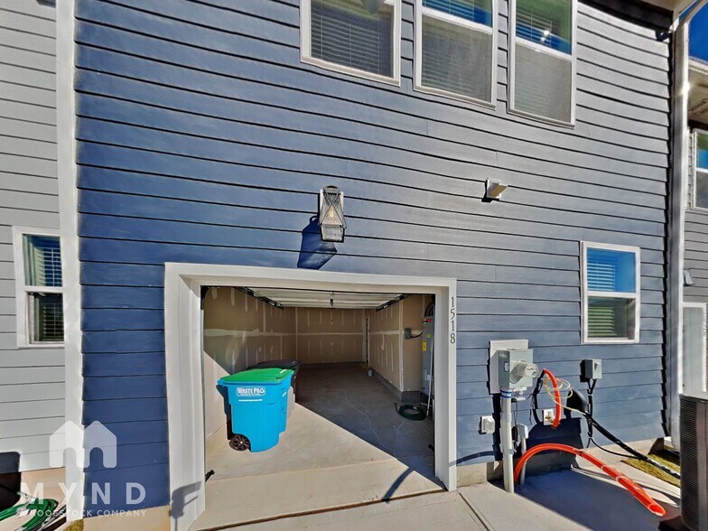 Building Photo - 1518 Cedar Tree Dr