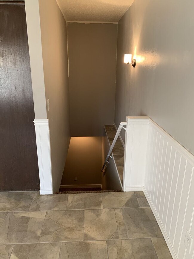 Building Photo - 2318 Bonaire Path W