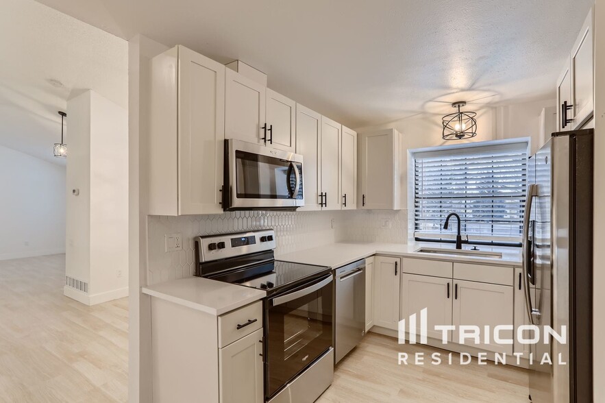 Building Photo - 2849 S Richfield Way