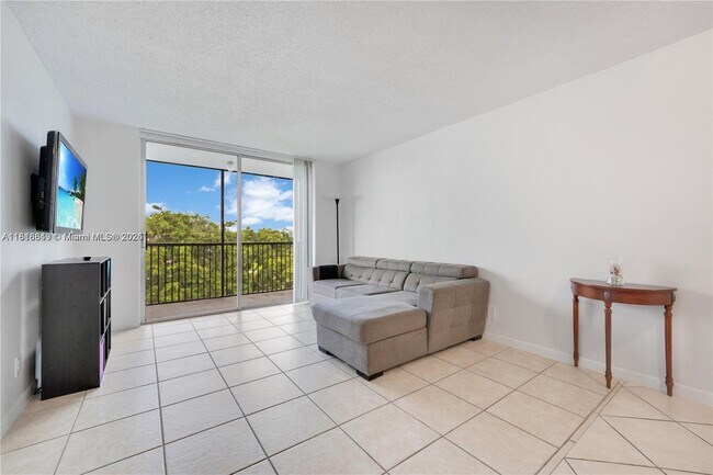Building Photo - 8730 N Sherman Cir