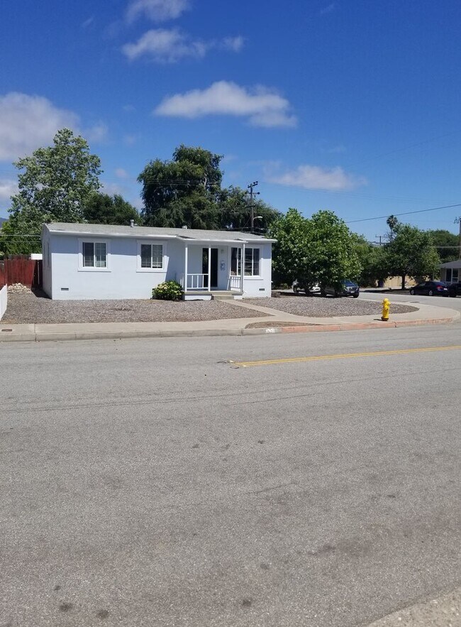 Building Photo - 209 Jeffrey Dr