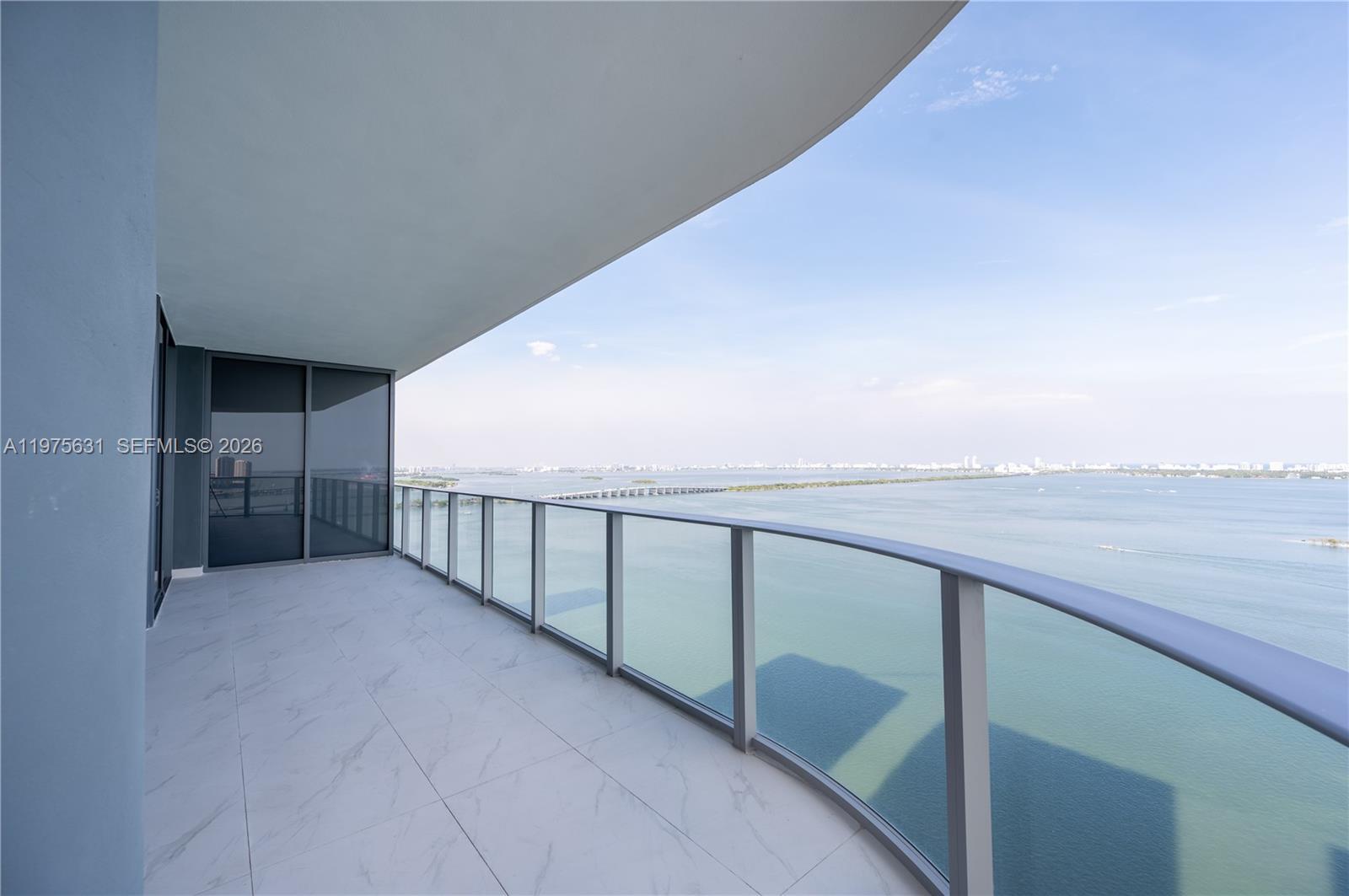 Building Photo - 700 NE 24th St