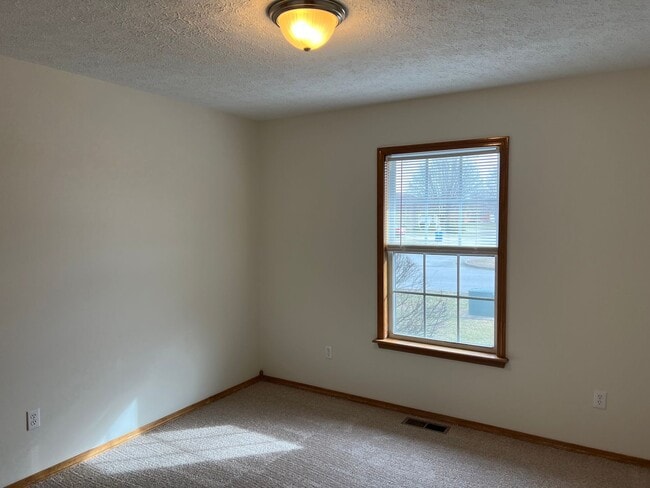 Building Photo - Corner Lot in The Rivers, Ozark