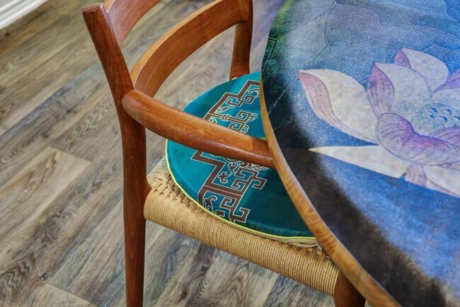 Building Photo - Move in Ready and FULLY FURNISHED 3 BD/2 BA located Far West San Antonio!