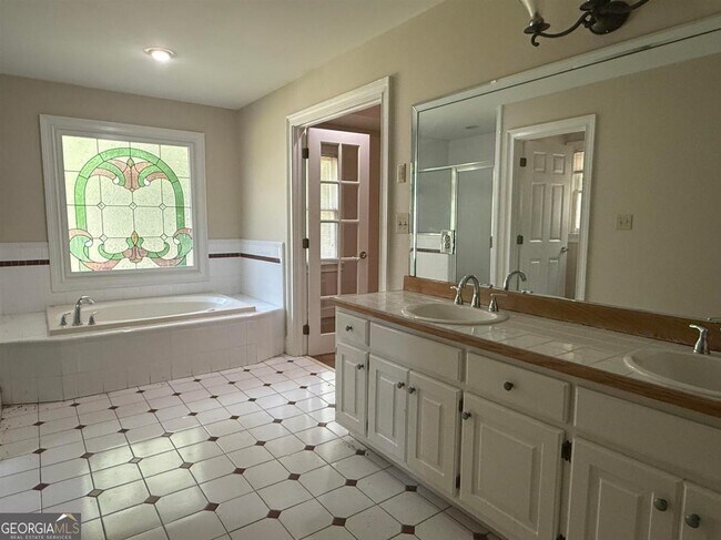 Building Photo - 307 Centennial Rd