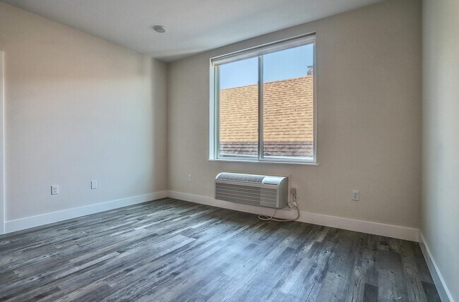 Building Photo - 140 Avenue B
