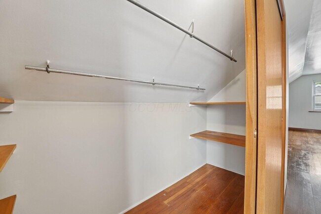 Building Photo - 375 E Royal Forest Blvd