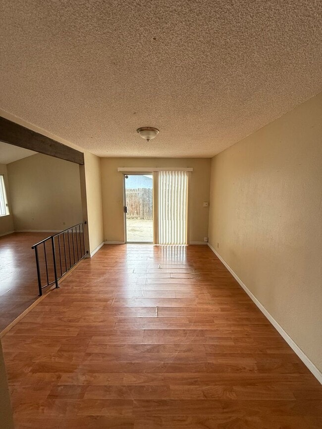 Building Photo - Spacious 4-Bedroom Home in Northeast Baker...