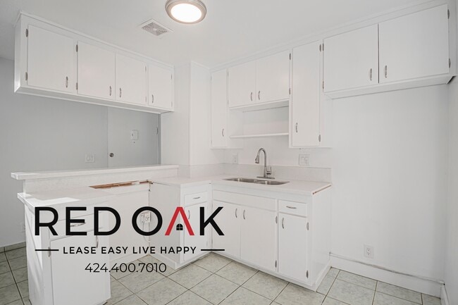 Building Photo - 12007 Sycamore St