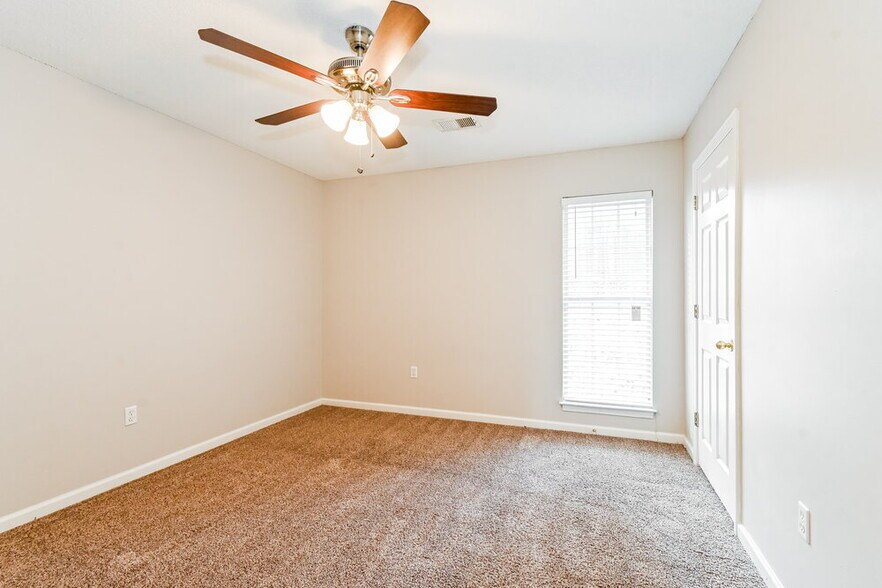 Building Photo - 7291 Bridle Ln