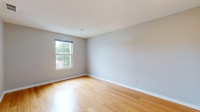 Building Photo - 103 Fieldcrest St
