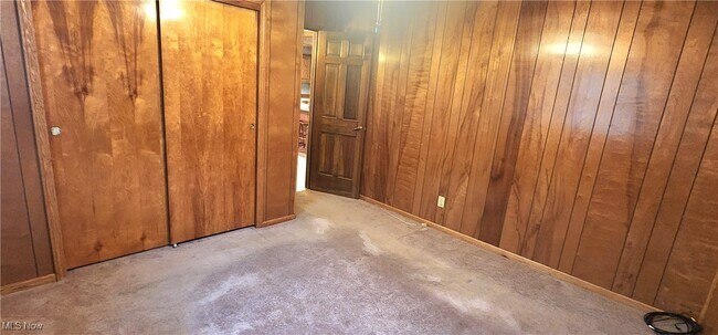 Building Photo - 9090 Radcliffe Rd