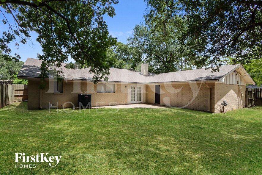 Building Photo - 5603 Sheraton Oaks Dr
