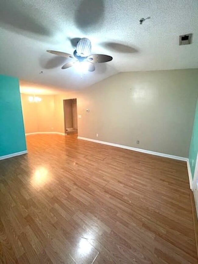 Building Photo - Cape Cottages Condos, Beachy 3 bedroom, 2 ...