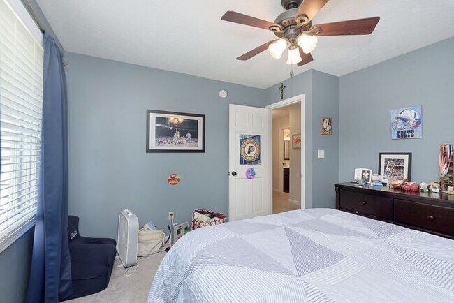 Building Photo - Lovely 4 Bedroom 2 Bath Home in Carmel!