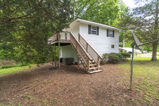 Building Photo - 513 Benton Cir