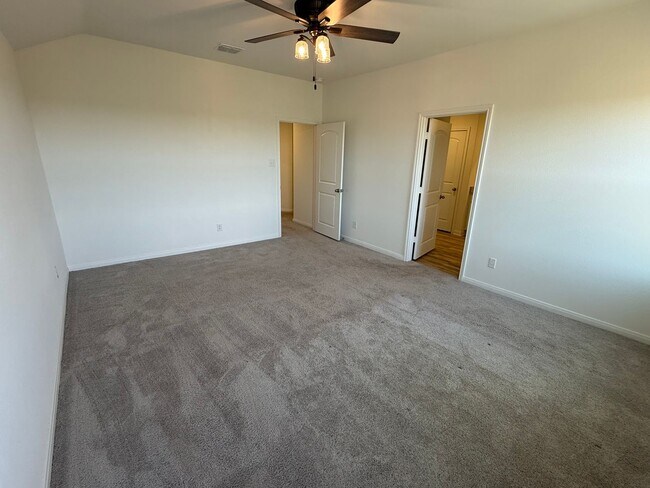 Building Photo - Move-In Ready 4BR with Private Yard & Fire Pit – Won’t Last!