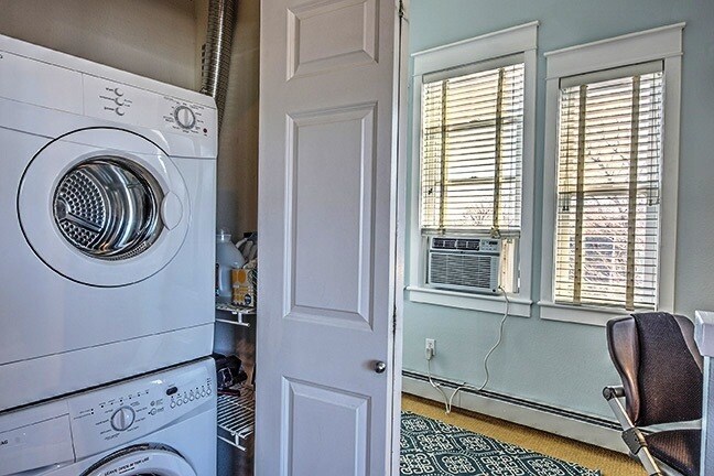 Building Photo - Walk to Pearl Street - Beautiful 1 Bedroom...