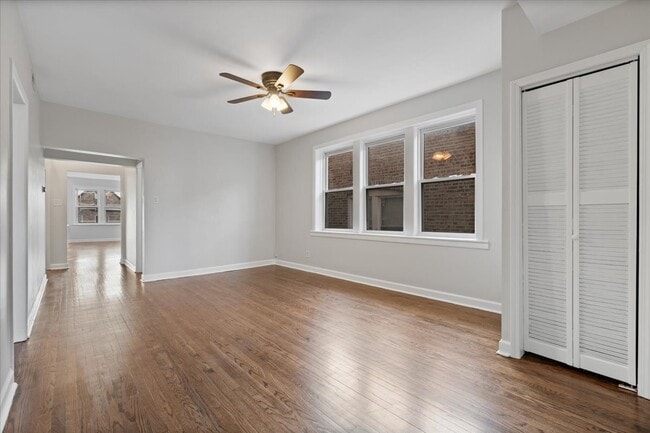 Building Photo - 2338 N Avers Ave