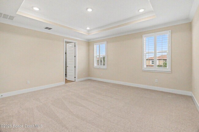 Building Photo - 726 Clearwater Ave
