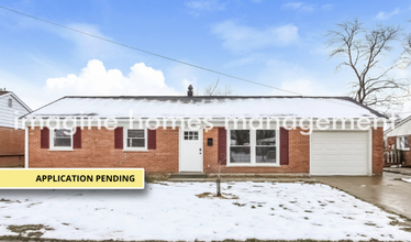 Building Photo - 8438 Chesswood Dr