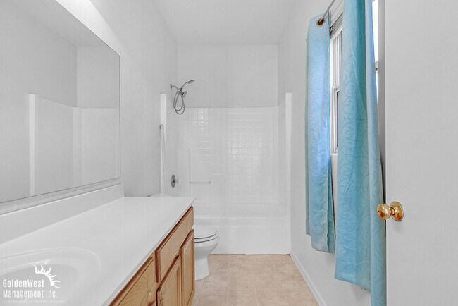 Building Photo - Updated 3Bdm 2Ba Home in Surprise!