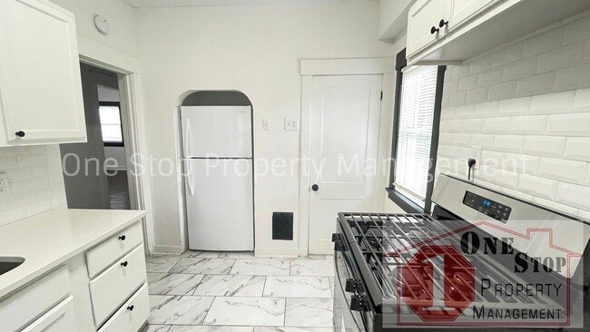 Building Photo - Charming 4-bedroom, 2-bathroom House in Ka...