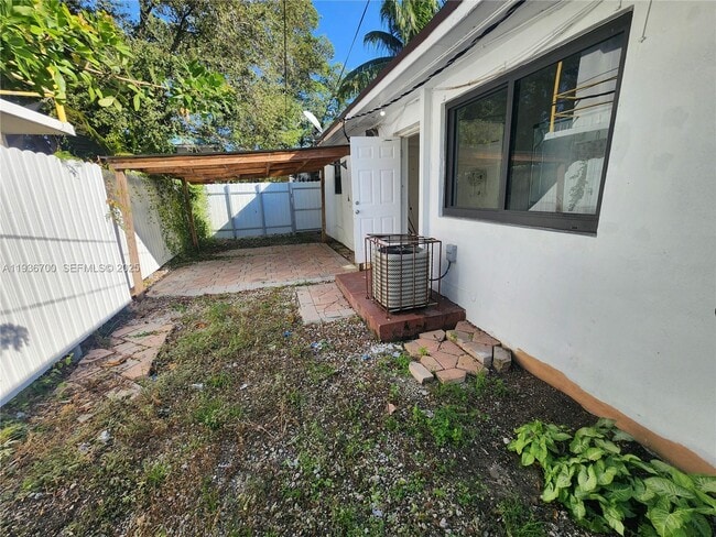 Building Photo - 7625 NW 4th Ct