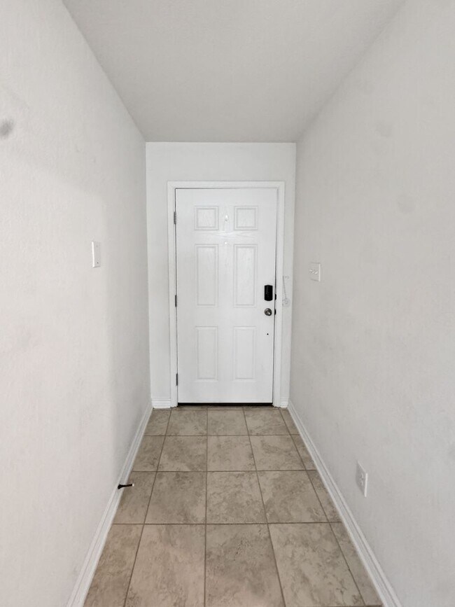 Building Photo - New Braunfels gem