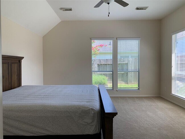 Building Photo - 3023 Aspen Ln
